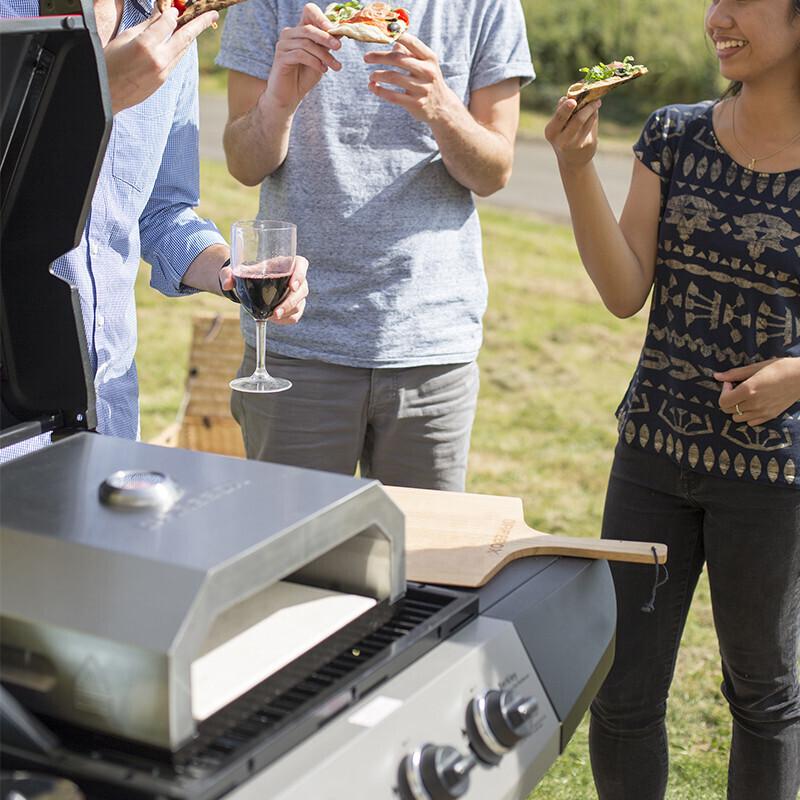 Four à pizzas pour barbecue thumbnail