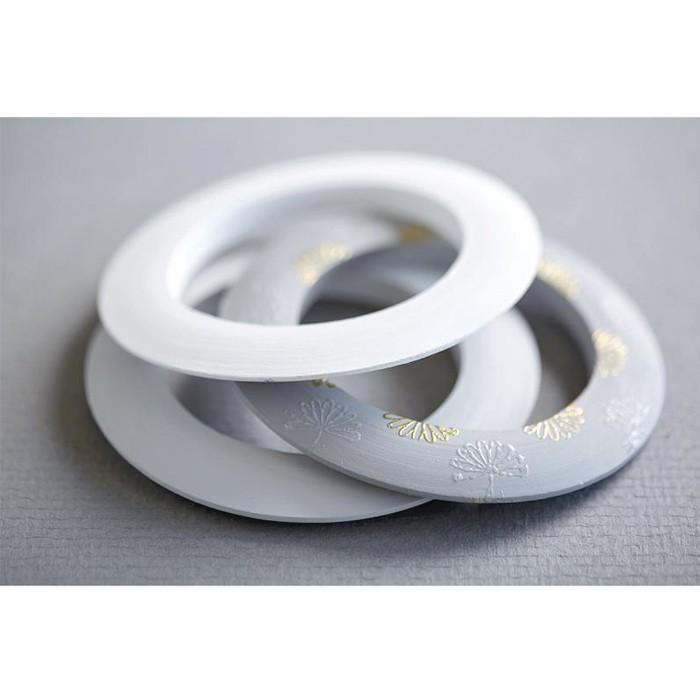 2 bracelets en bois plats 6,8 cm thumbnail