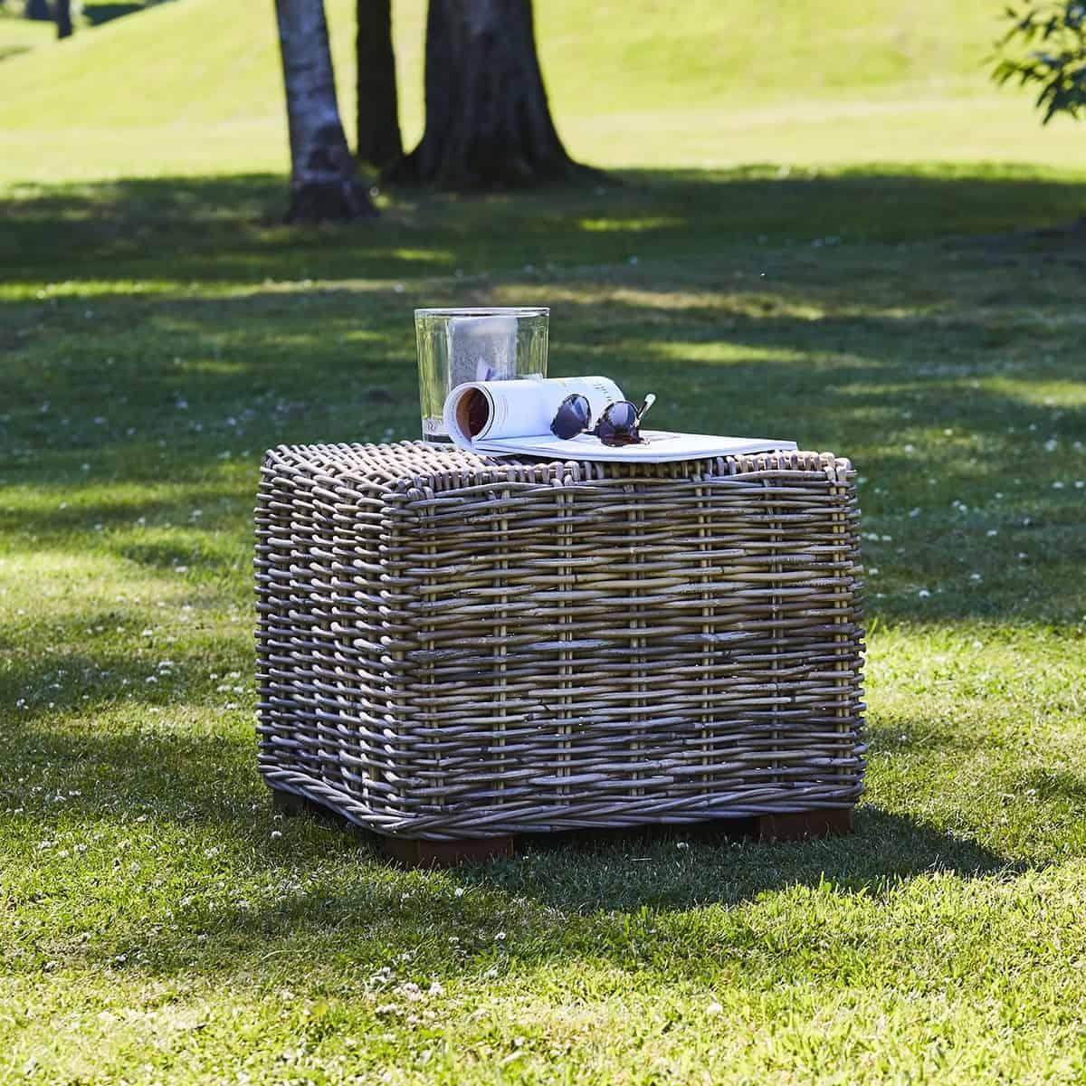Table basse en kubu naturel thumbnail