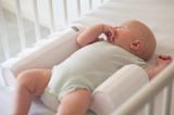 Cale bébé en fleur de coton blanc thumbnail