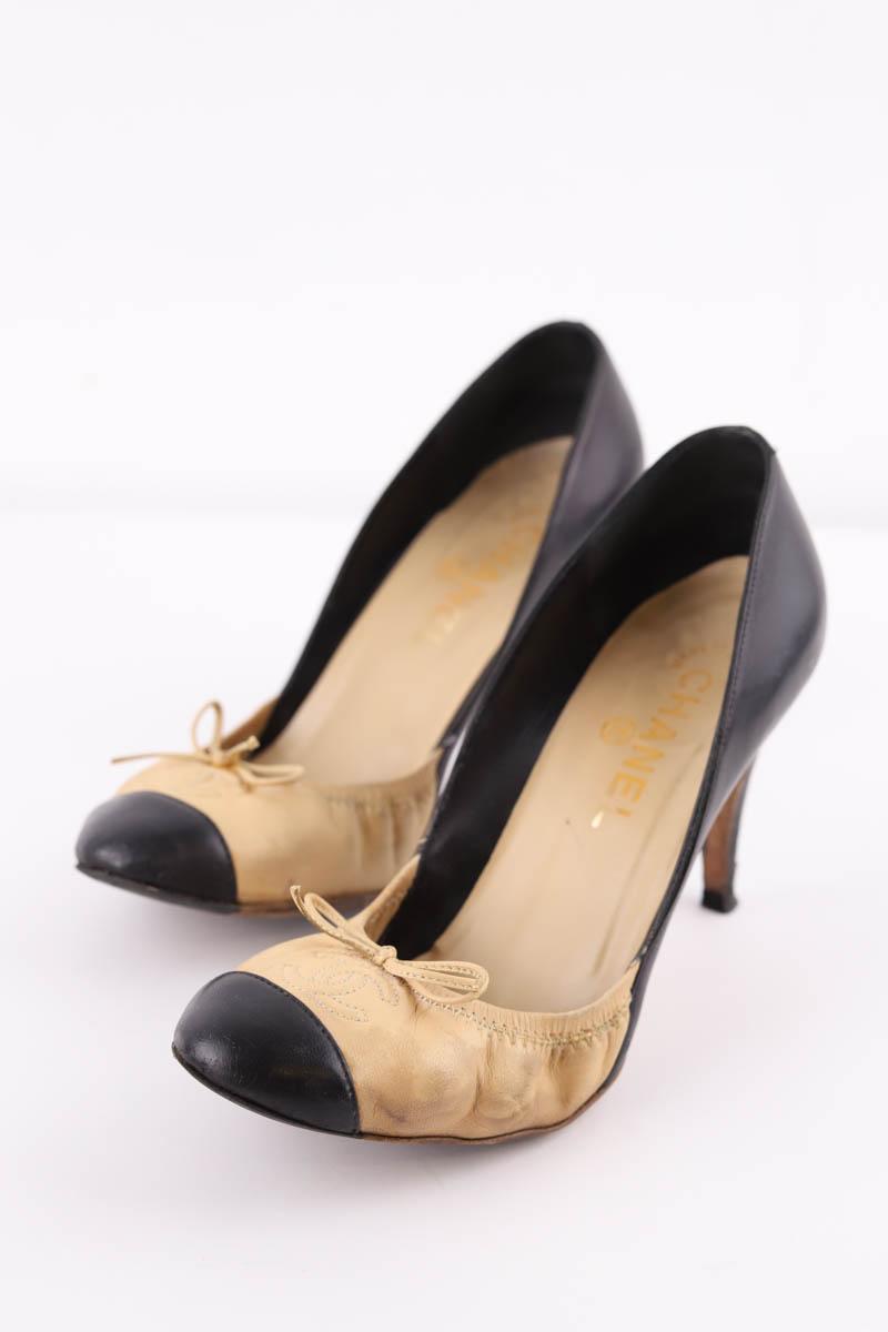 Talons Chanel en cuir thumbnail