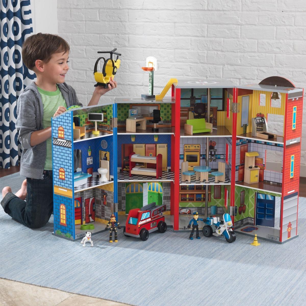 Garage en bois" héros du quotidien" thumbnail