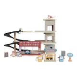 Garage et station de lavage en bois thumbnail