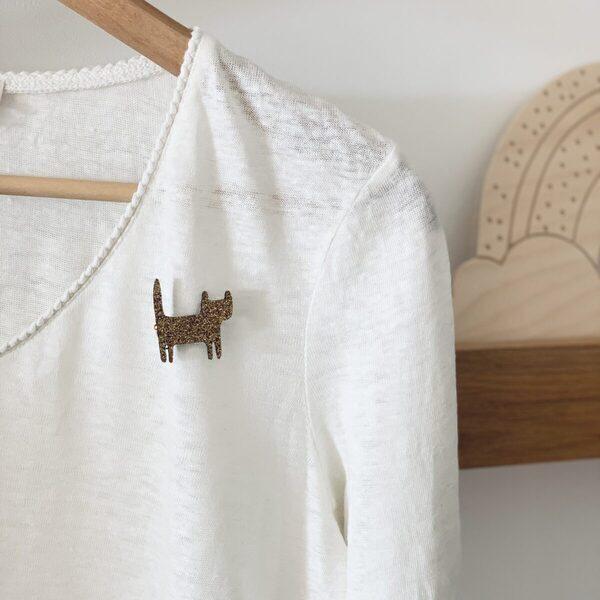 Broche pailletée -  Chat debout - Dorée thumbnail
