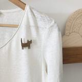 Broche pailletée -  Chat debout - Dorée thumbnail