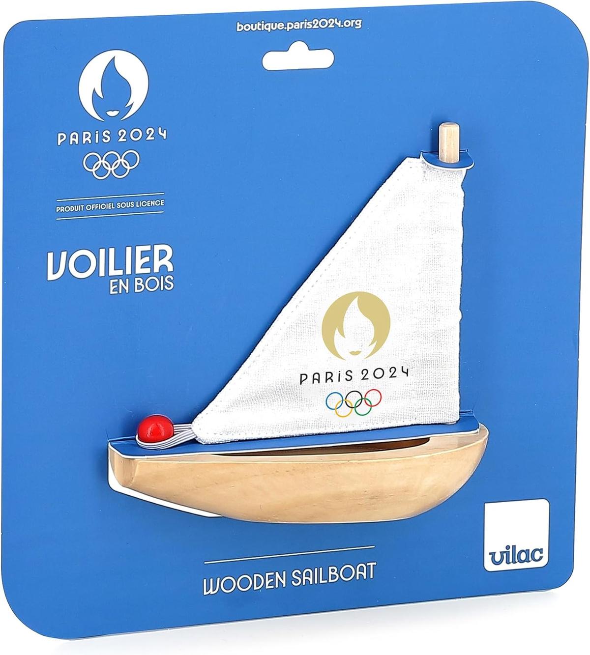 Petit voilier en bois JO Paris 2024 thumbnail