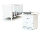 Chambre bébé lit et commode à langer en bois thumbnail
