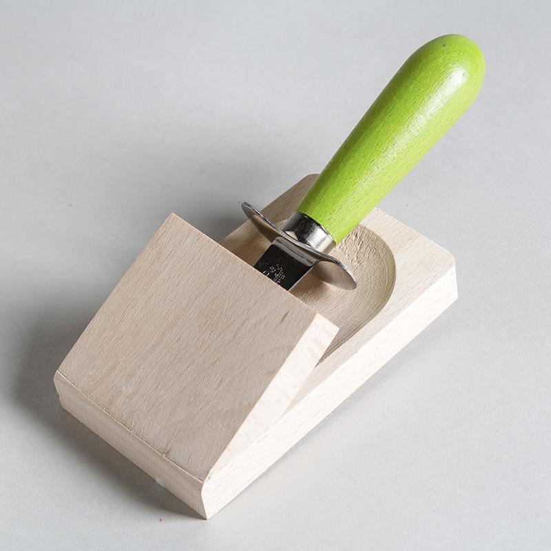 Couteau à huître en bois teinté avec cale thumbnail