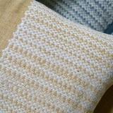 Coussin jaune camel 40x40 en coton thumbnail