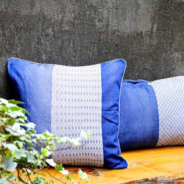 Coussin tissé en polyester bleu 40x50 - WE THAN thumbnail