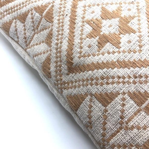 Coussin  marron caramel 40x50 en coton thumbnail