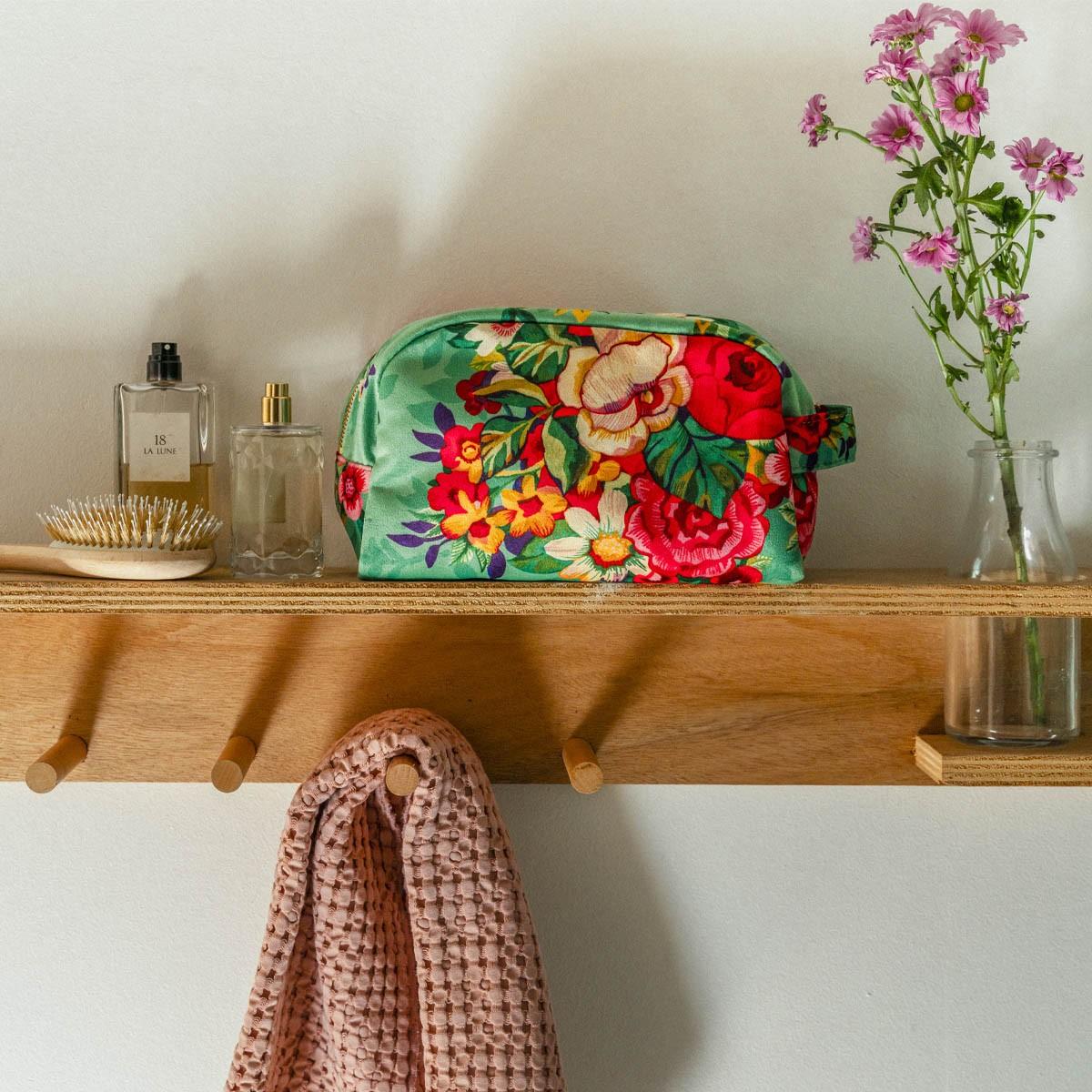Trousse de toilette velours Mia vert thumbnail